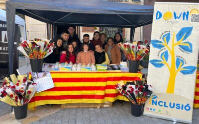 Èxit de participació a les parades de Down Tarragona per Sant Jordi a Reus i a Tarragona