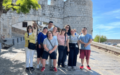 Tres grups de Down Tarragona gaudeixen del viatge amb l’Imserso a Oropesa, Benicàssim i Peñíscola